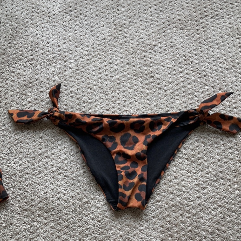 Gently worn H & M size 6 leopard bikini bottoms